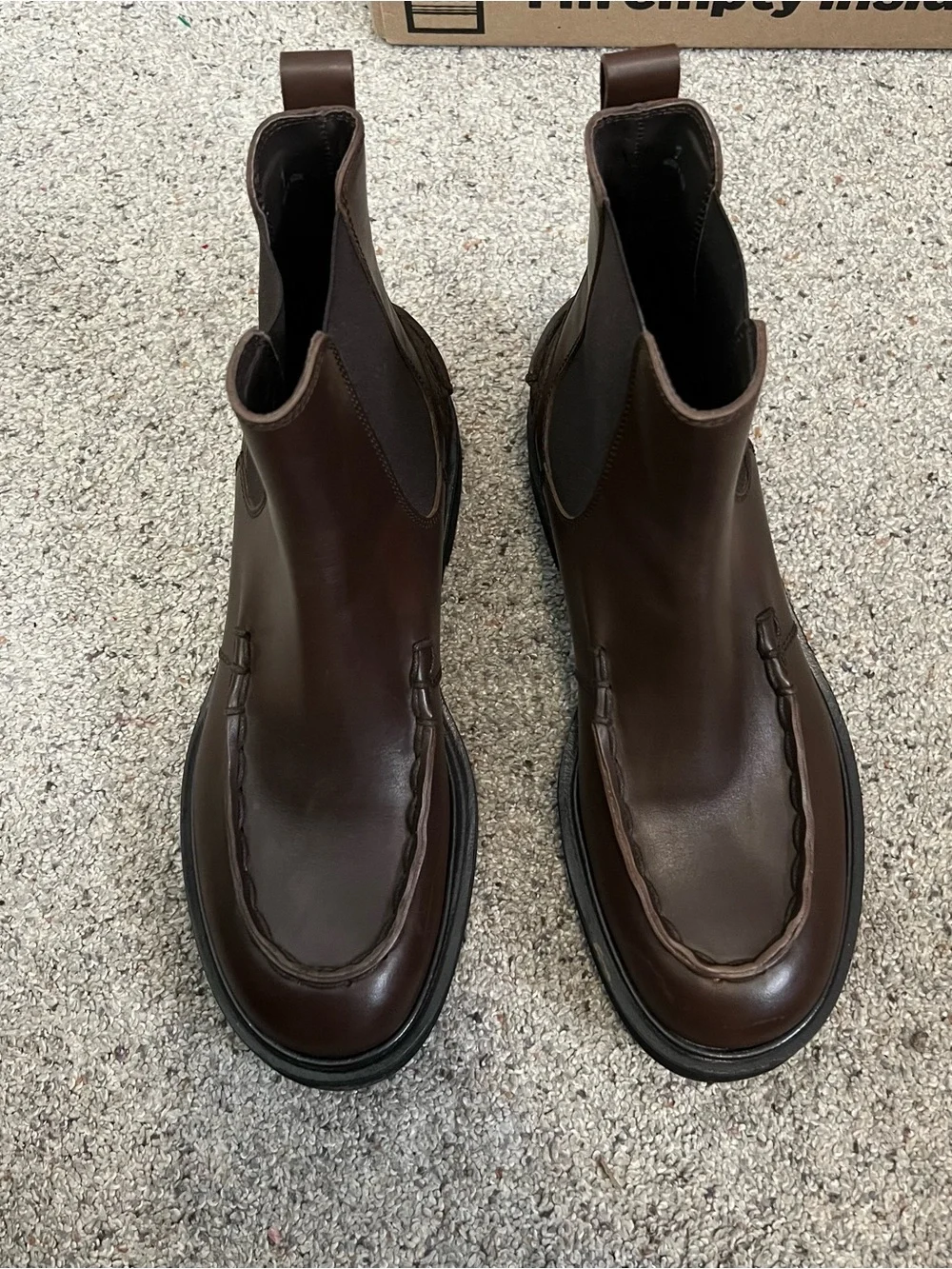 Tod’s whipstitch Chelsea boots